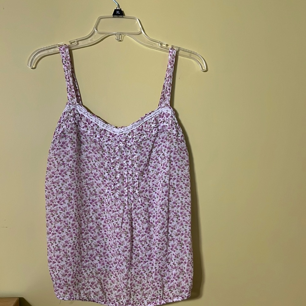Old Navy Like new floral design